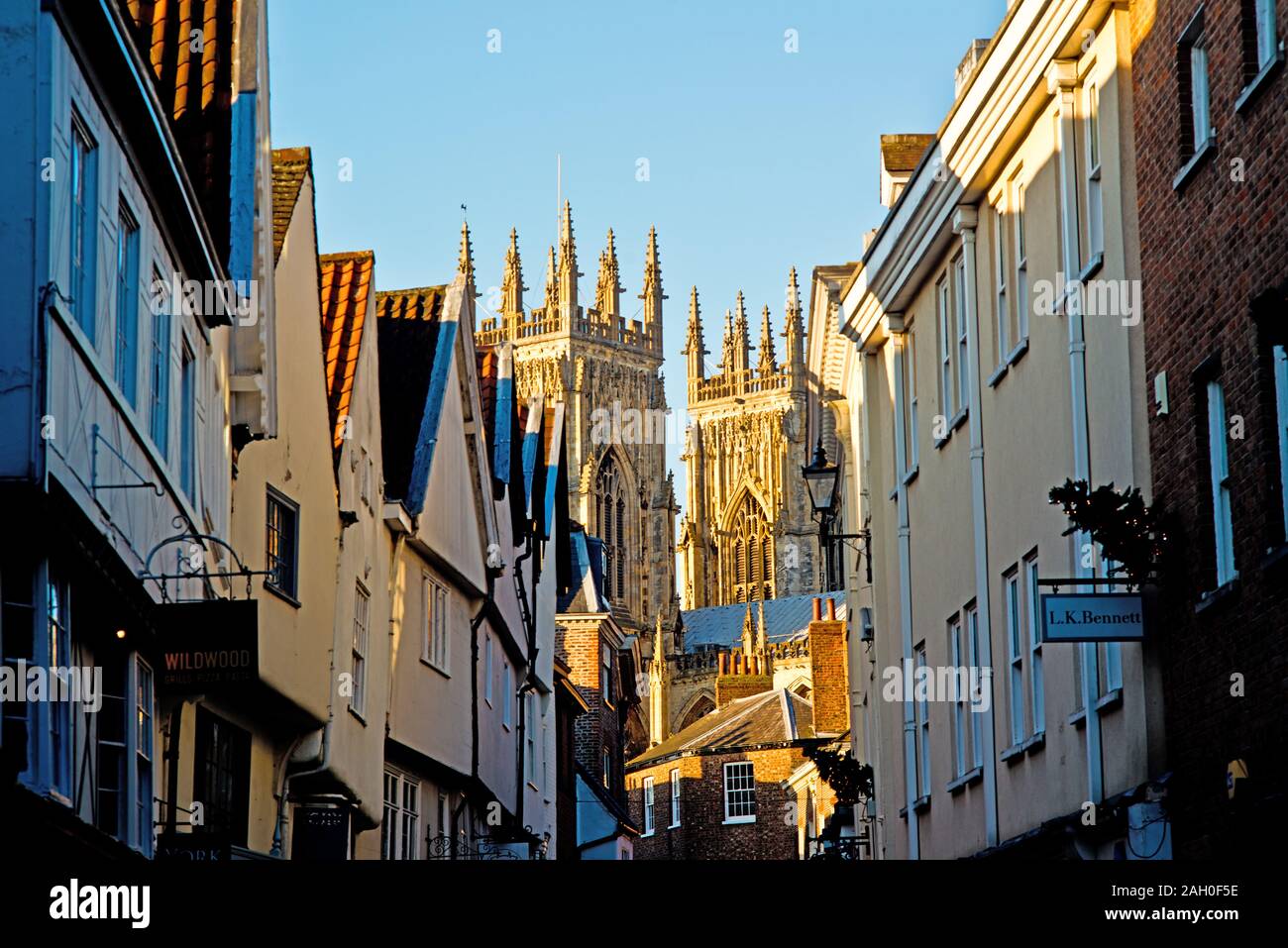 Bassa Petergate, York, Inghilterra Foto Stock