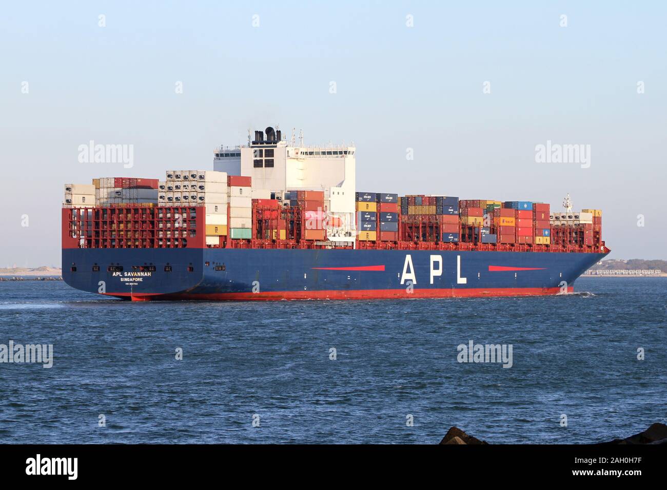 La nave portacontainer APL Savannah arriva il 30 ottobre 2019 presso il porto di Rotterdam. Foto Stock