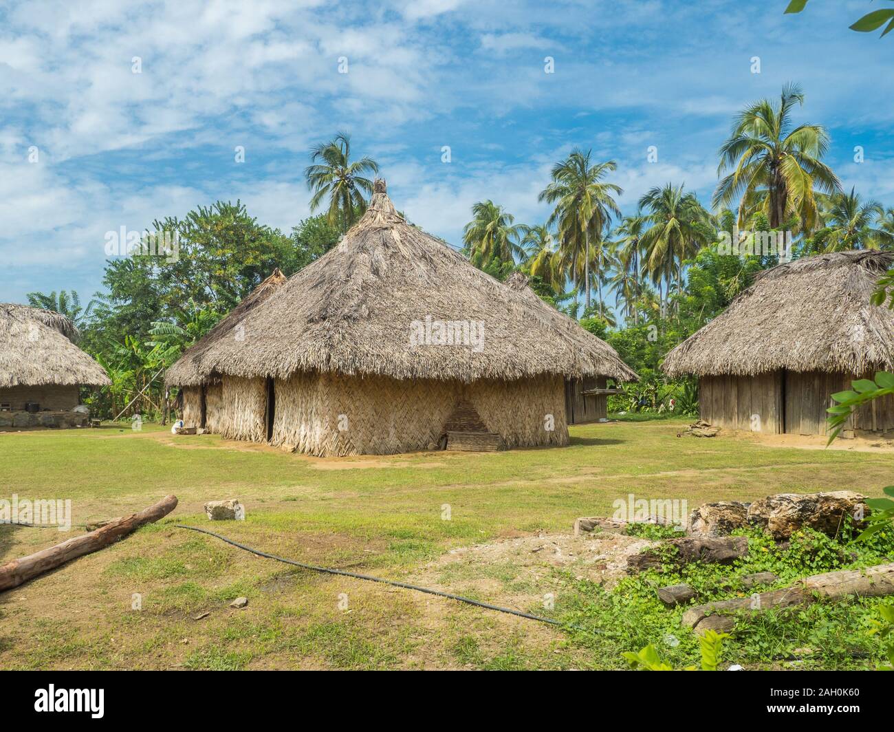 Arhuacos villaggio in Colombia - Il arhuacos sono un Chibchan-parlando di Amerindian persone che vivono sulle pendici meridionali della Sierra Nevada de Santa Mart Foto Stock