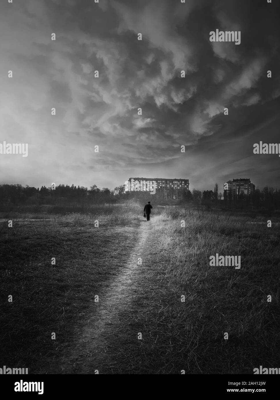 Sagoma del percorso immagini e fotografie stock ad alta risoluzione - Alamy