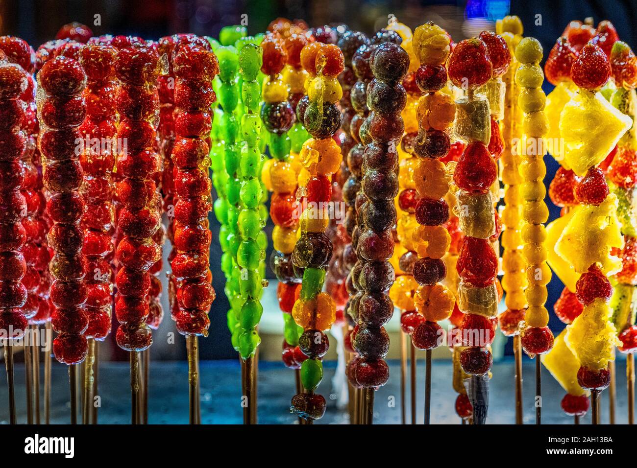 Northern spuntini Cinesi di frutta candita bastoni Foto Stock