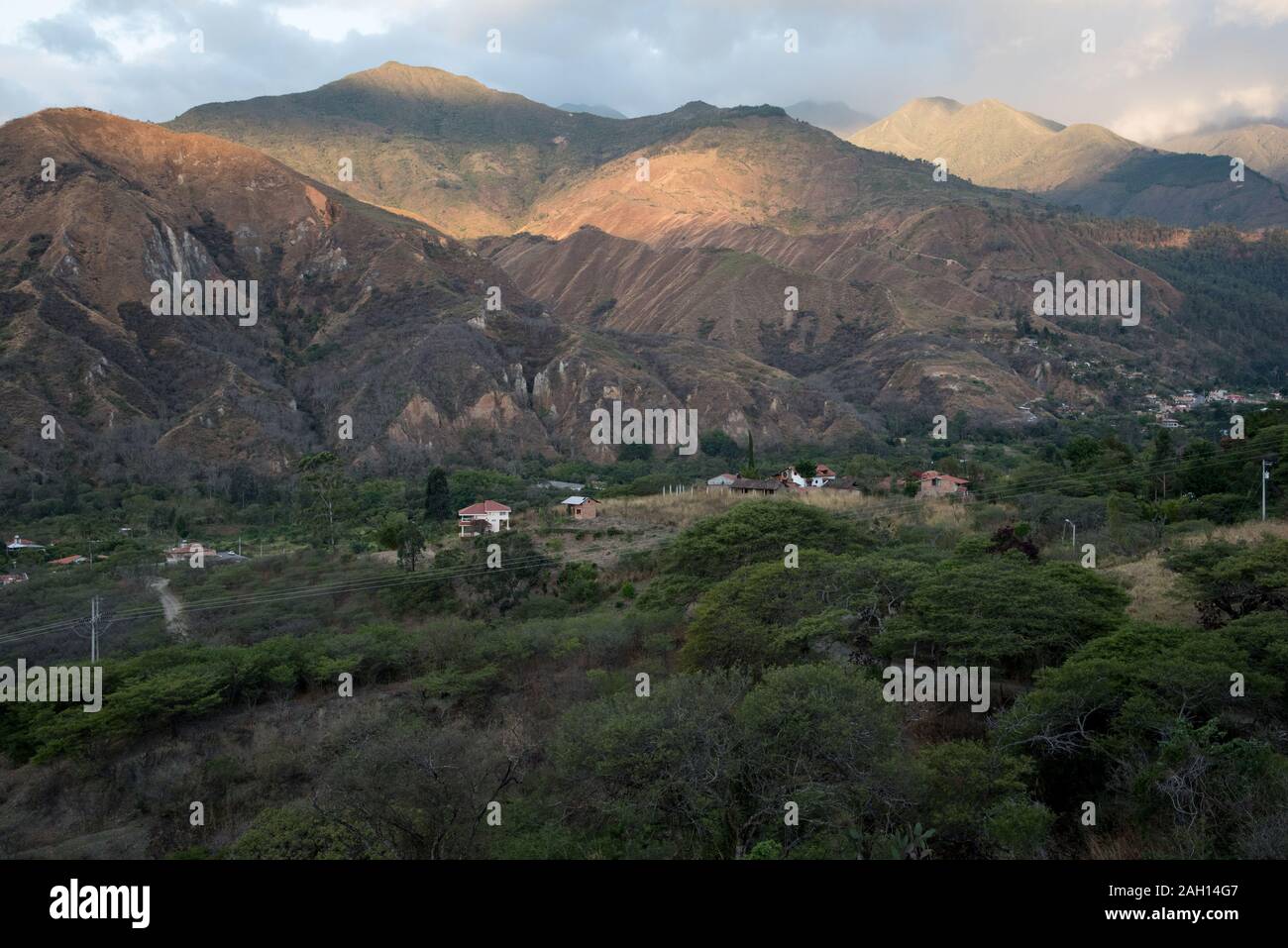 Vilcabamba è conosciuta come la Valle Della Longevità per le persone che crescono molto vecchio. Si trova nelle Ande dell'Ecuador. Foto Stock