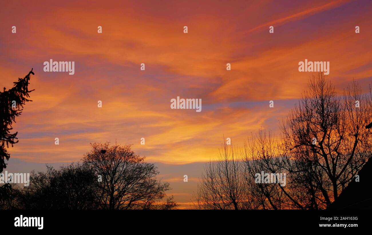 Riproduzione naturale dei colori nel cielo Foto Stock