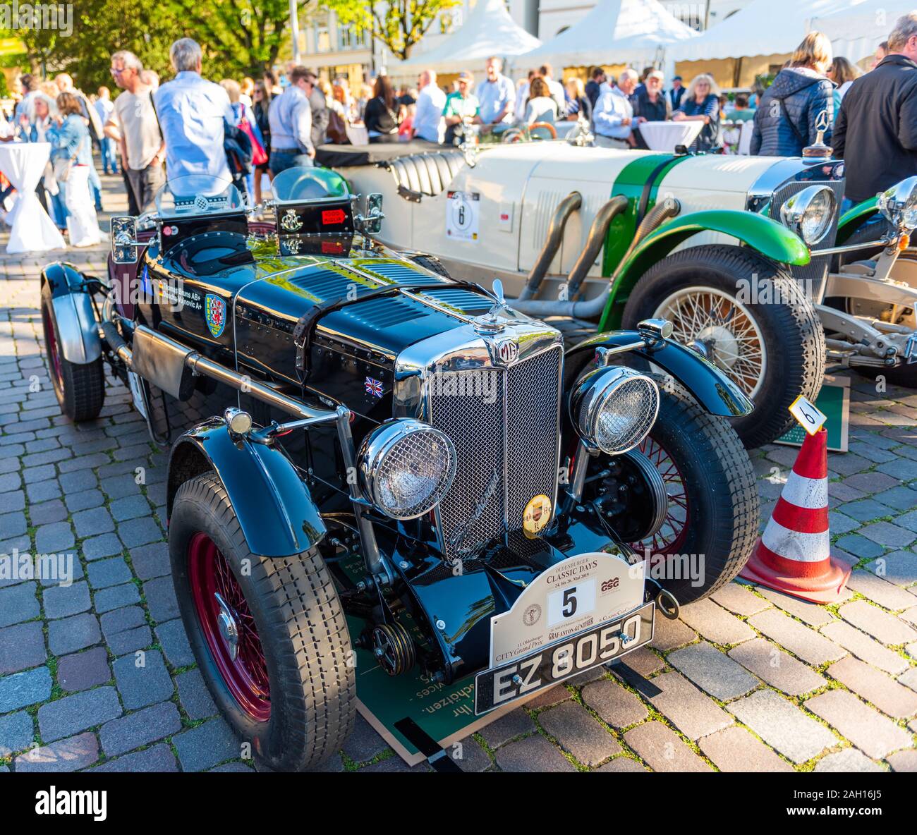 OLDENBURG, Germania - 25 Maggio 2019: Retro marca auto MG, Oldtimer riunione Oldenburg. Con il fuoco selettivo. Foto Stock