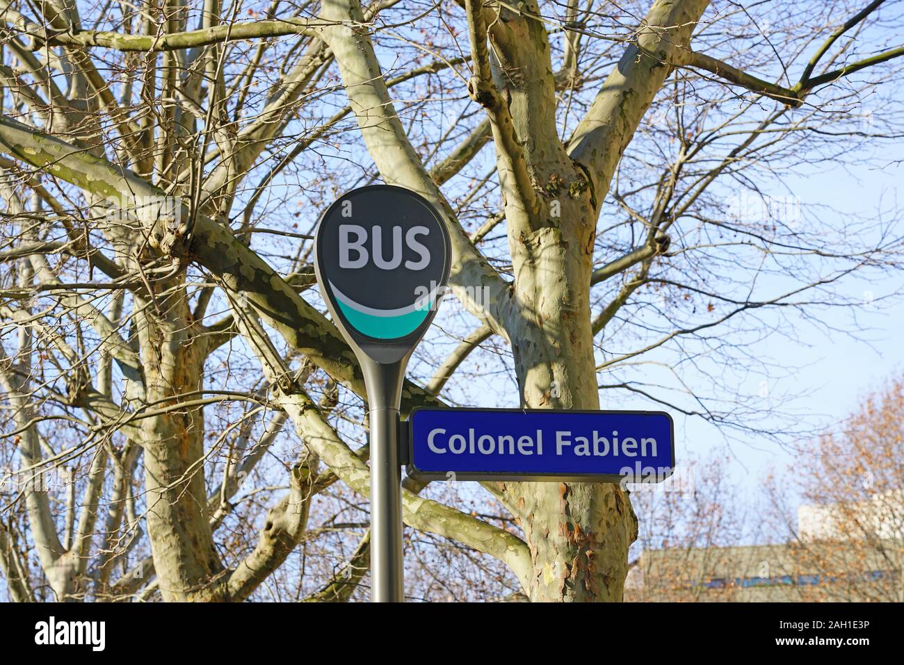 Parigi, Francia -18 dic 2019- progettato dall architetto Oscar Niemeyer, il quartier generale del Partito Comunista Francese (assedio du particol Communiste Francais PCF) è loc Foto Stock