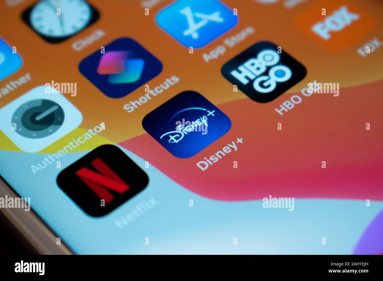 BUENOS AIRES, Argentina - 20 dicembre 2019: Disney+ ora unisce lo streaming piattaforma di mercato disponibile solo in determinati paesi Foto Stock