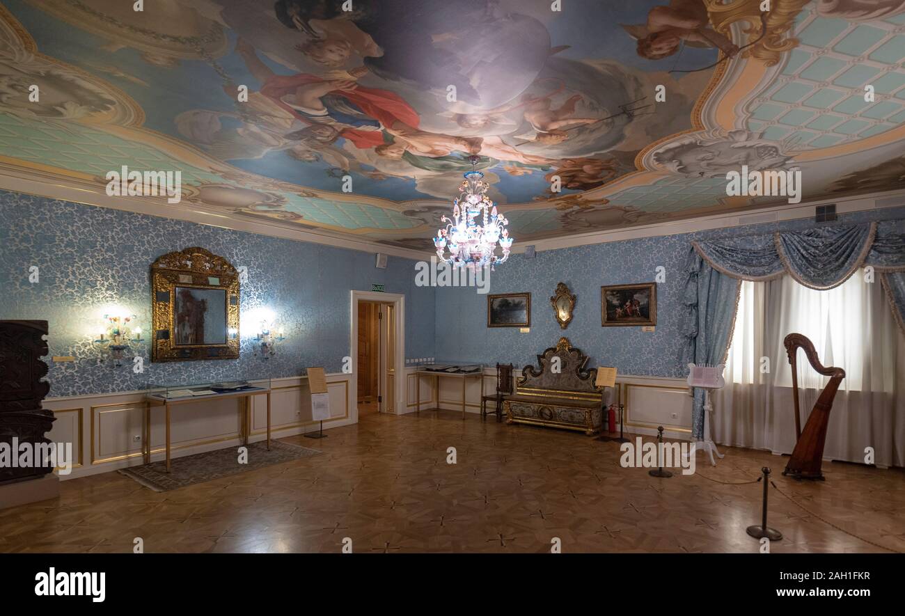 Mosca, Russia - interno del palazzo di legno o del castello (russo: Dvorets) di Tsar Aleksey Mikhailovich a Kolomenskoye. Museo della residenza reale Foto Stock