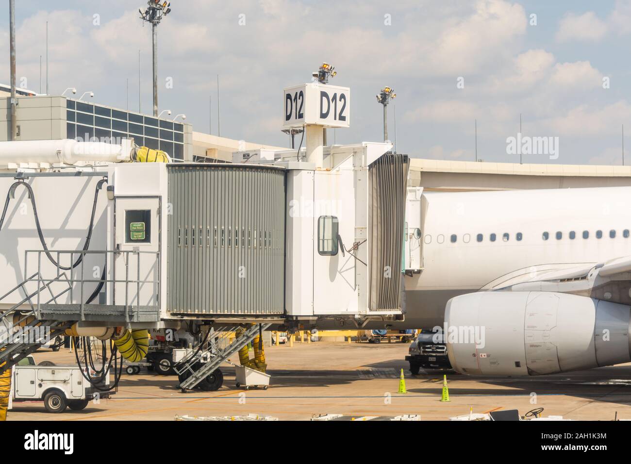 Aeroplano al terminale dell'Aeroporto Internazionale Forth Worth di Dallas (DWF) Aeroporto Internazionale. Il principale aeroporto internazionale che serve il Dallas- Foto Stock