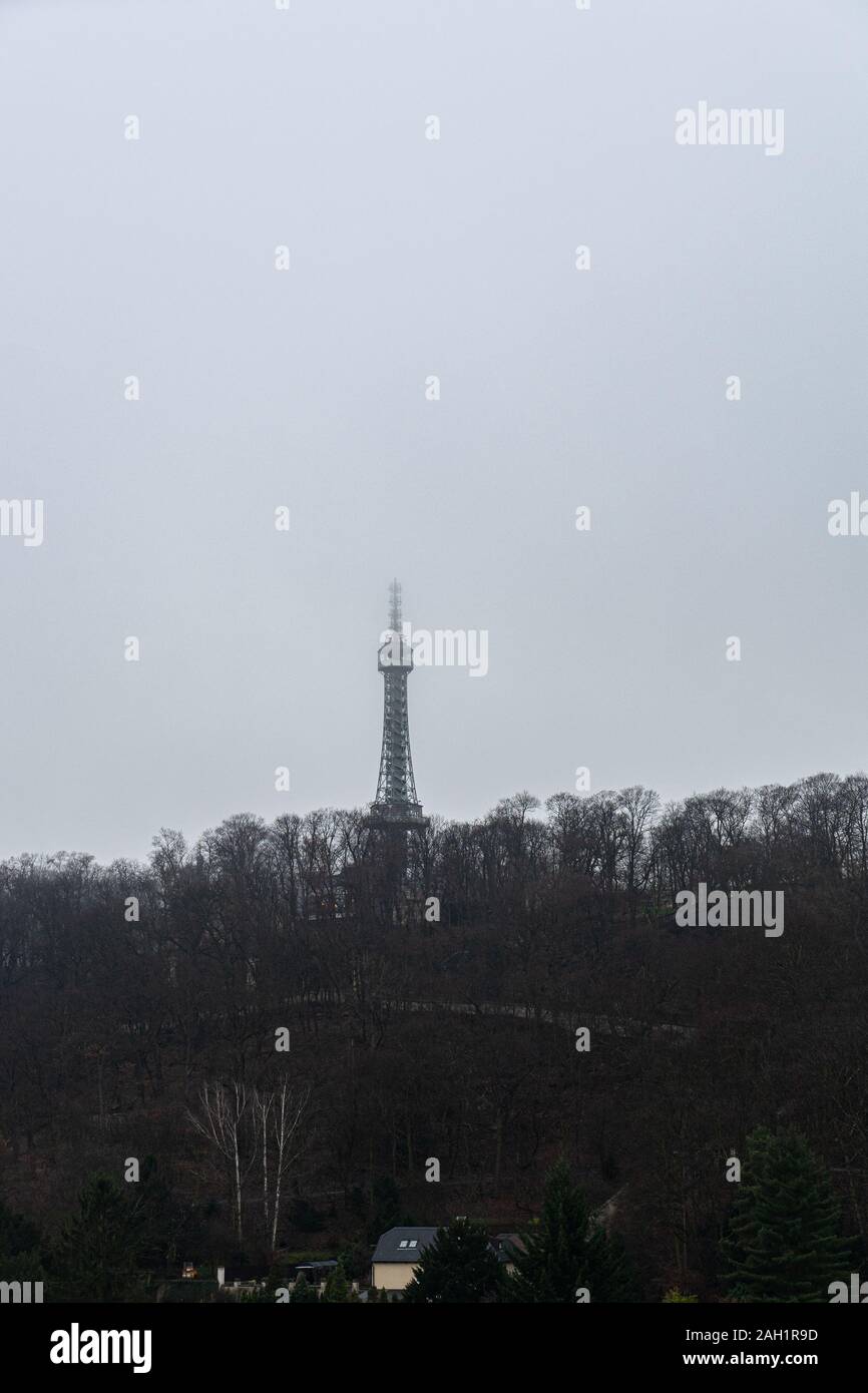 Praga è la capitale e la città più grande della Repubblica ceca, della quattordicesima città nell'Unione europea. Praga è un centro culturale ed economico Foto Stock