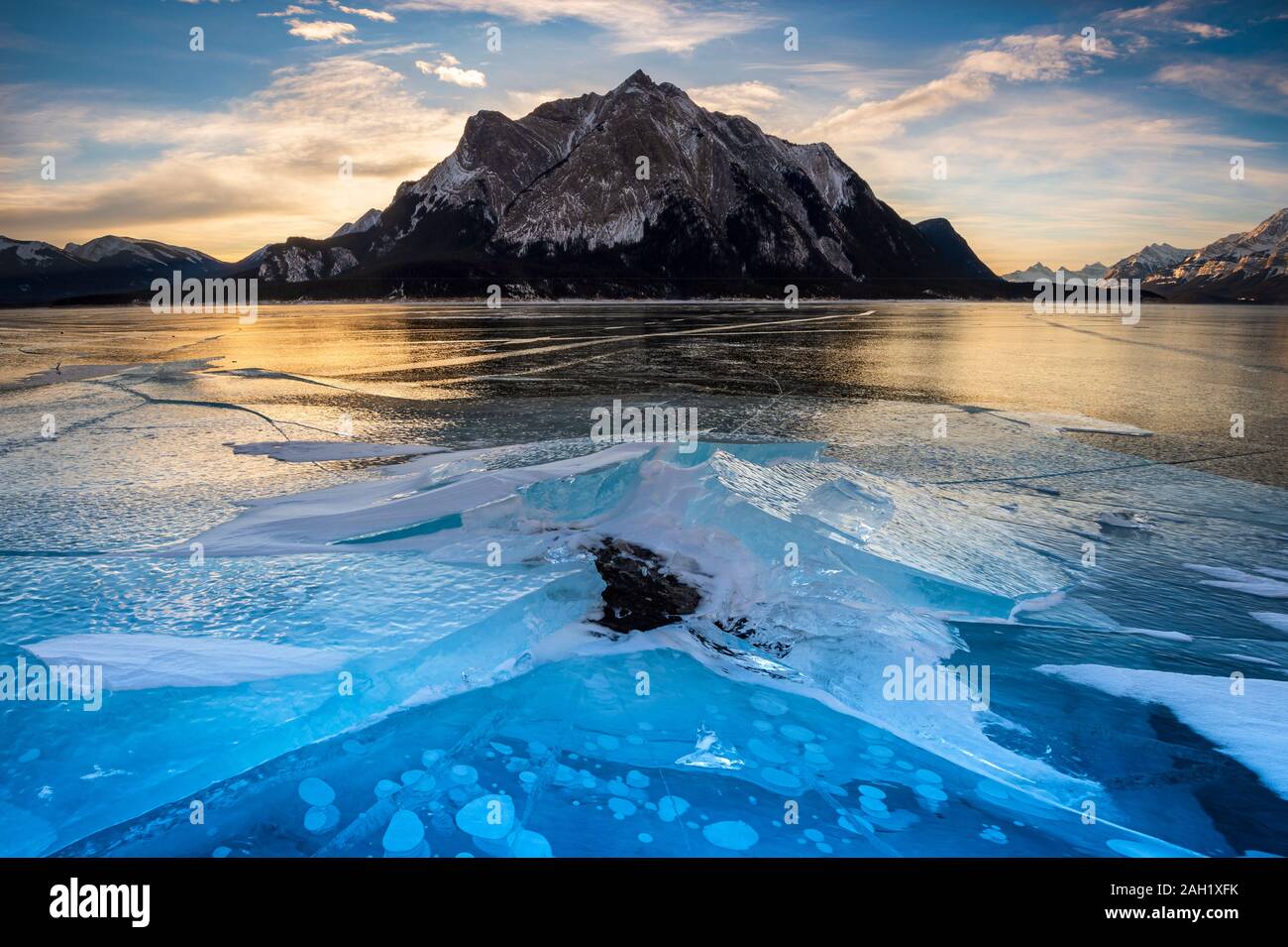 Formazioni di ghiaccio al lago di Abramo, Alberta, BC, Canada, Foto Stock