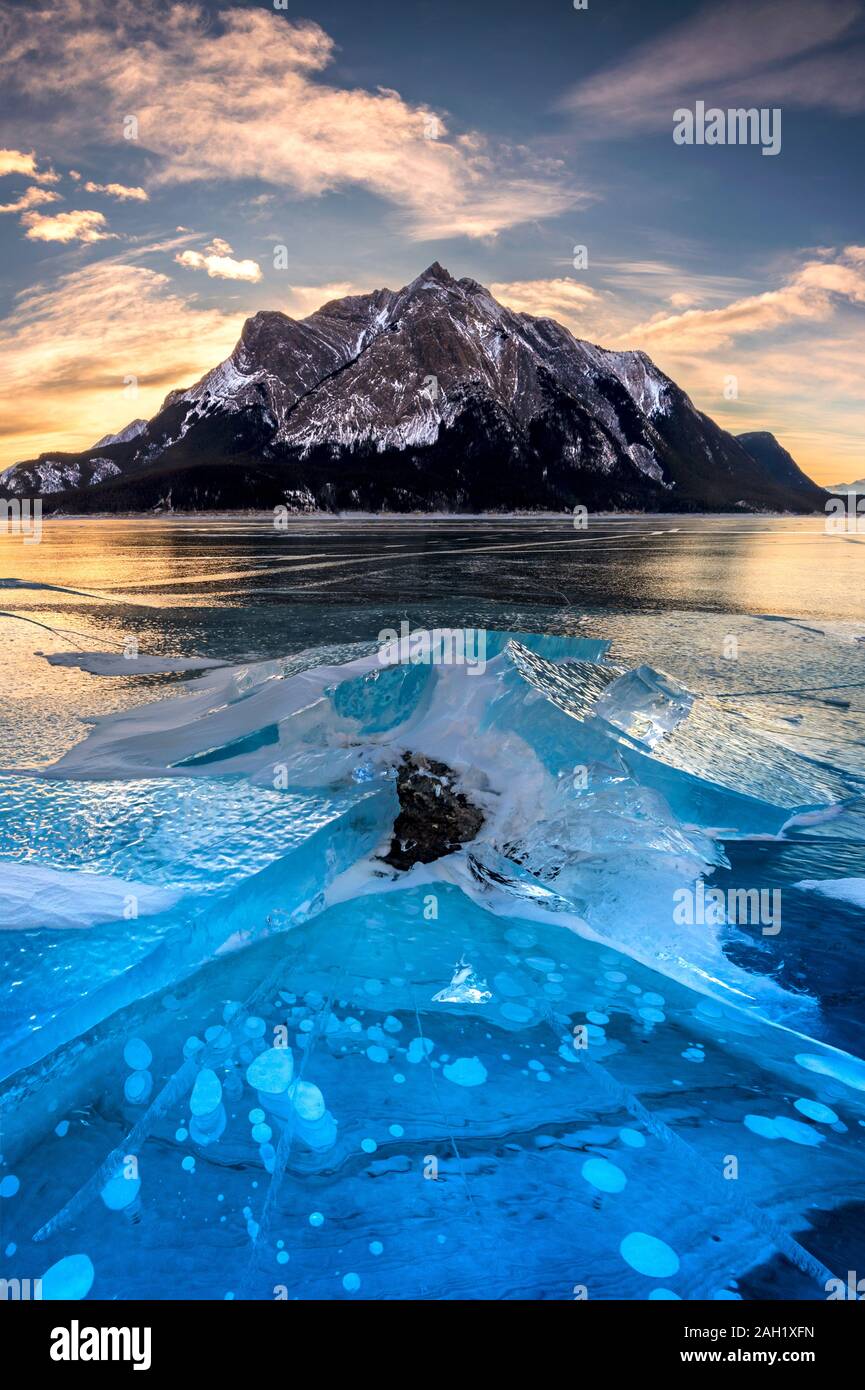 Incredibili formazioni di ghiaccio al lago di Abramo, Alberta, BC, Canada, Foto Stock