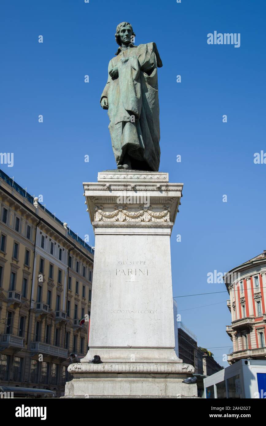 Milano Italia 21 Marzo 2019 : un monumento di Giuseppe Parini, Piazza Cordusio a Milano Foto Stock