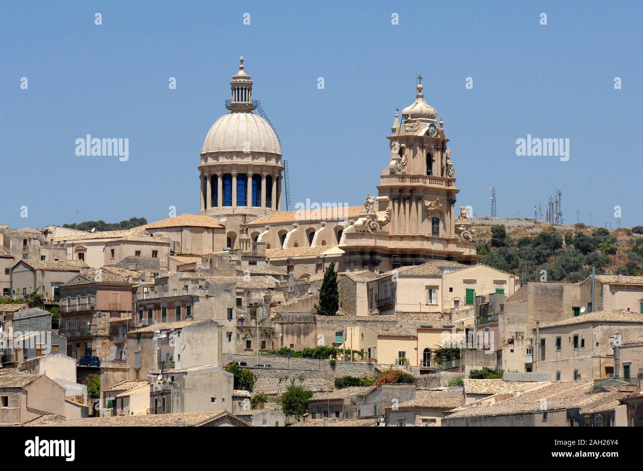 Italia Sicilia Ragusa , 03 luglio 2007: Panoramica di Ragusa e la Cattedrale di San Giorgio Foto Stock