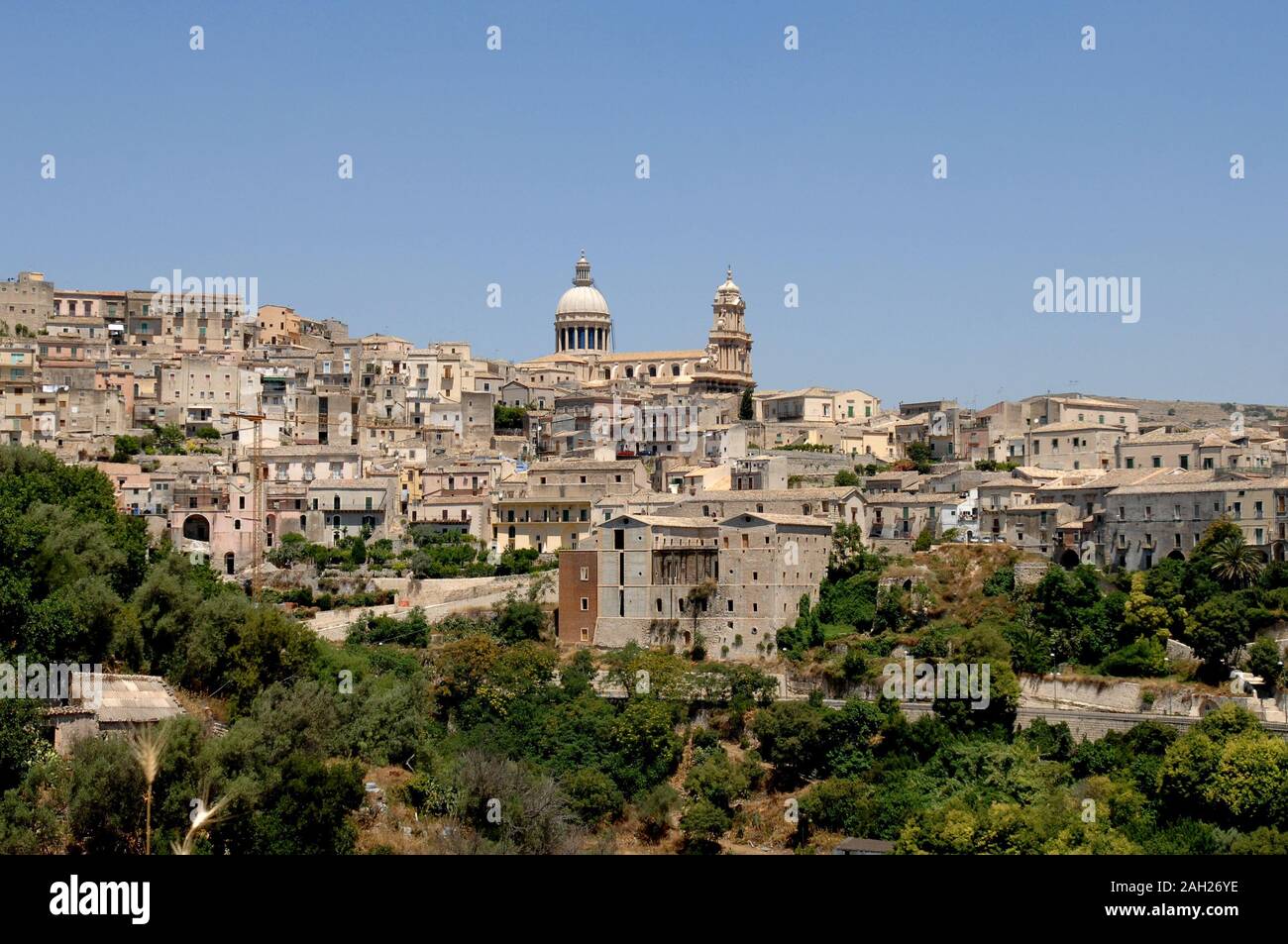 Italia Sicilia Ragusa , 03 luglio 2007: Panoramica di Ragusa e la Cattedrale di San Giorgio Foto Stock