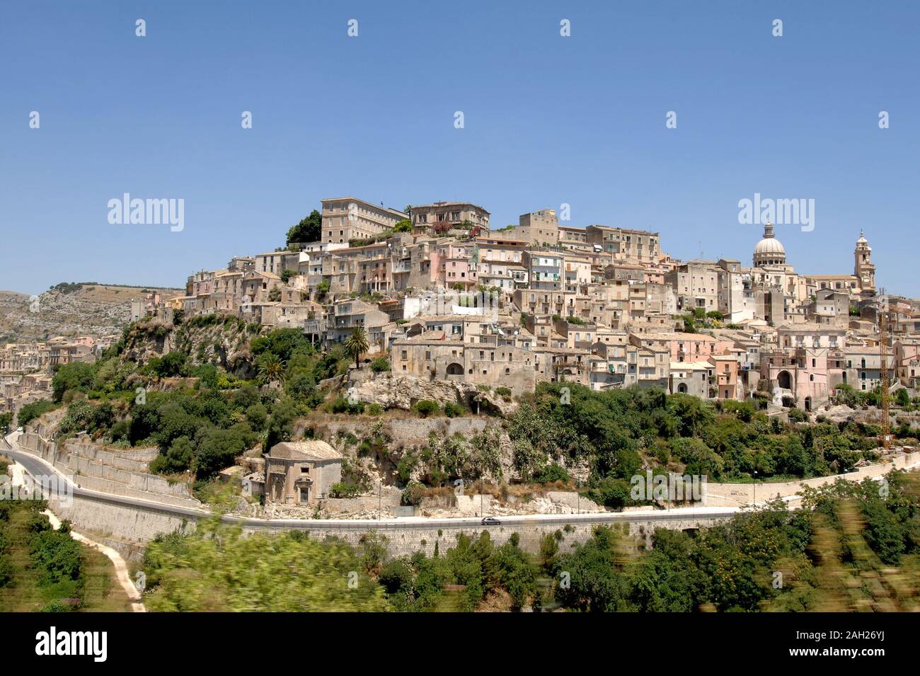 Italia Sicilia Ragusa , 03 luglio 2007: Panoramica di Ragusa e la Cattedrale di San Giorgio Foto Stock
