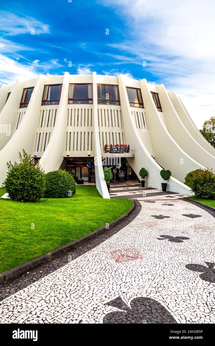 Esterno Casino Madeira edificio dell'architetto Oscar Niemeyer, Funchal, Madeira, Portogallo Foto Stock