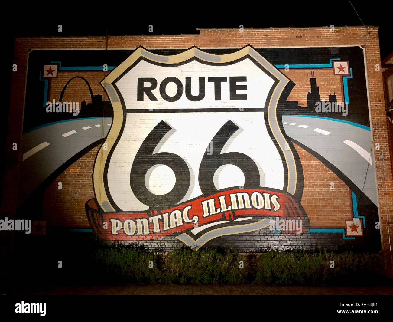 La Pontiac, IL, Stati Uniti d'America - Maggio 2018: Route 66 murale commemora la città del ruolo di Pontiac. Creato da Diaz Segno Arte. Foto Stock