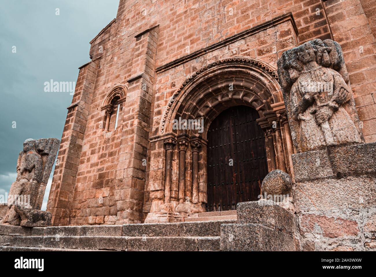 La chiesa romanica di San Pedro de Almocovar in Alcantara, Spagna Foto Stock