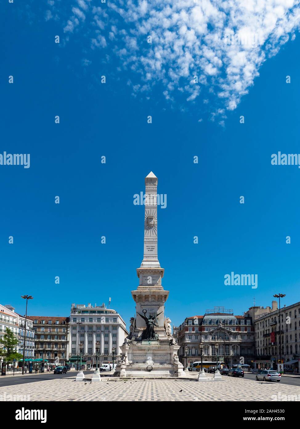 Piazza Restauradores e il monumento a restauratori, Lisbona, Portogallo Foto Stock