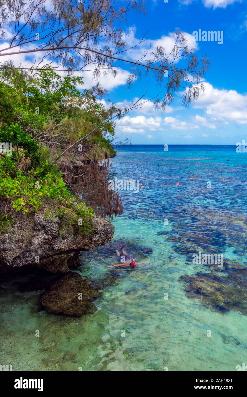 Nuova Caledonia, Lifou, Snorkeler Foto Stock