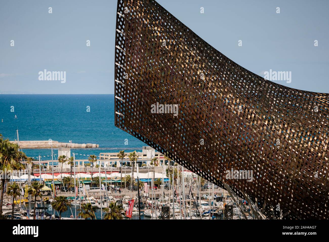 La balena scultura di Frank Gehry nel porto di Barcellona Olympic Foto Stock