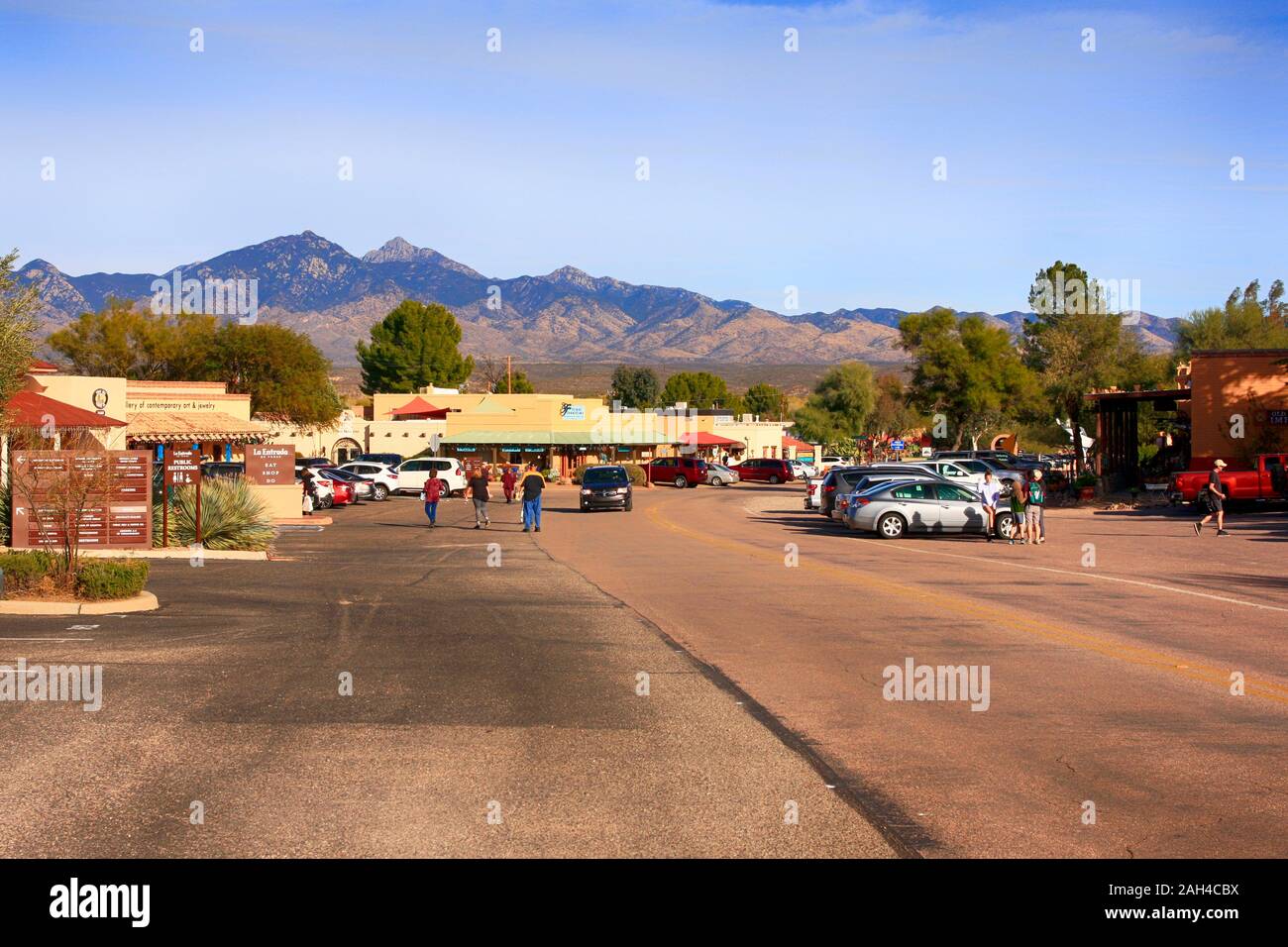 L'ampia strada principale di Tubac, Arizona Foto Stock