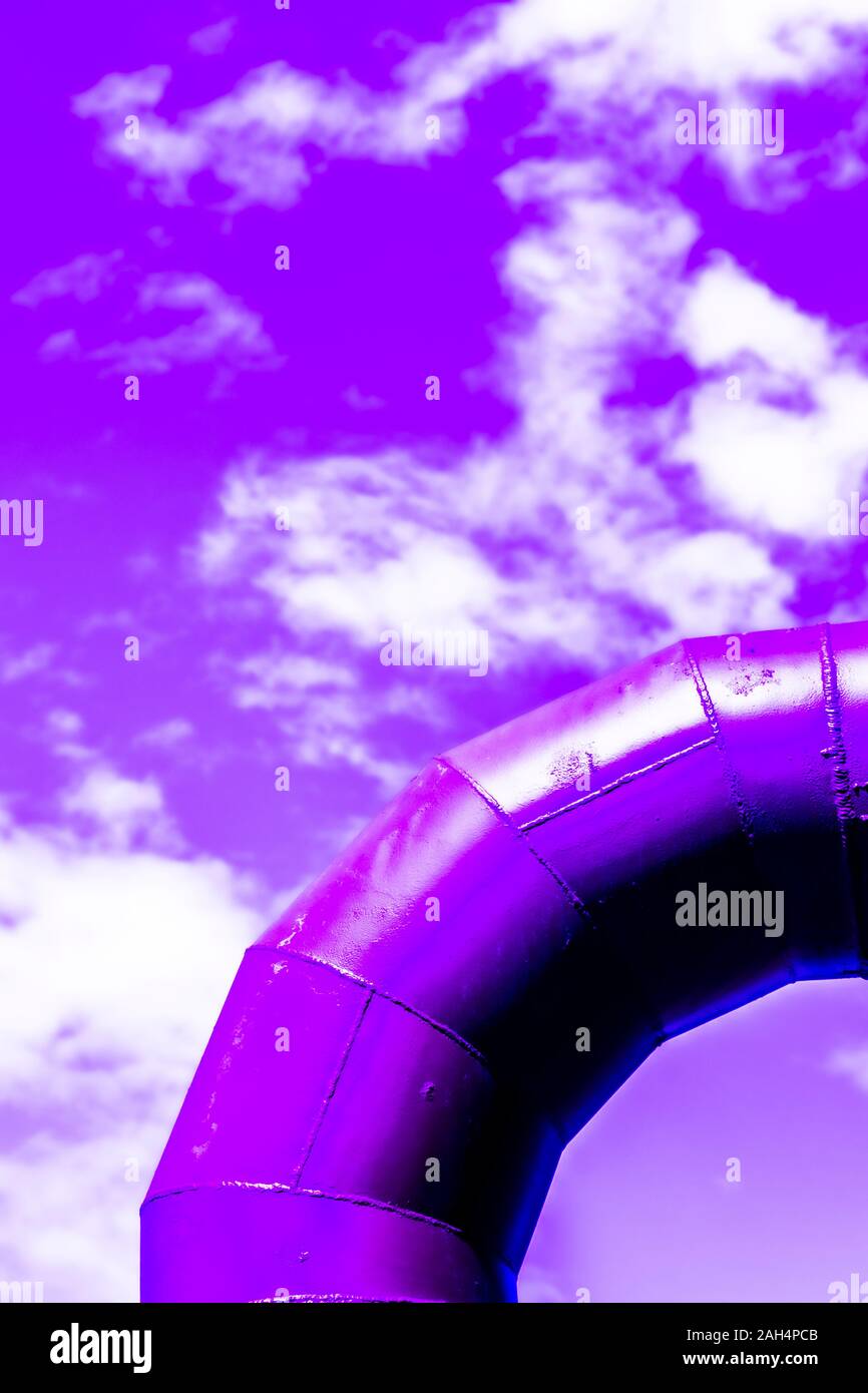 Viola colorised concetto di angolo a gomito a ruotare o piegare a lavori gas park a Seattle nello Stato di Washington STATI UNITI D'AMERICA Foto Stock