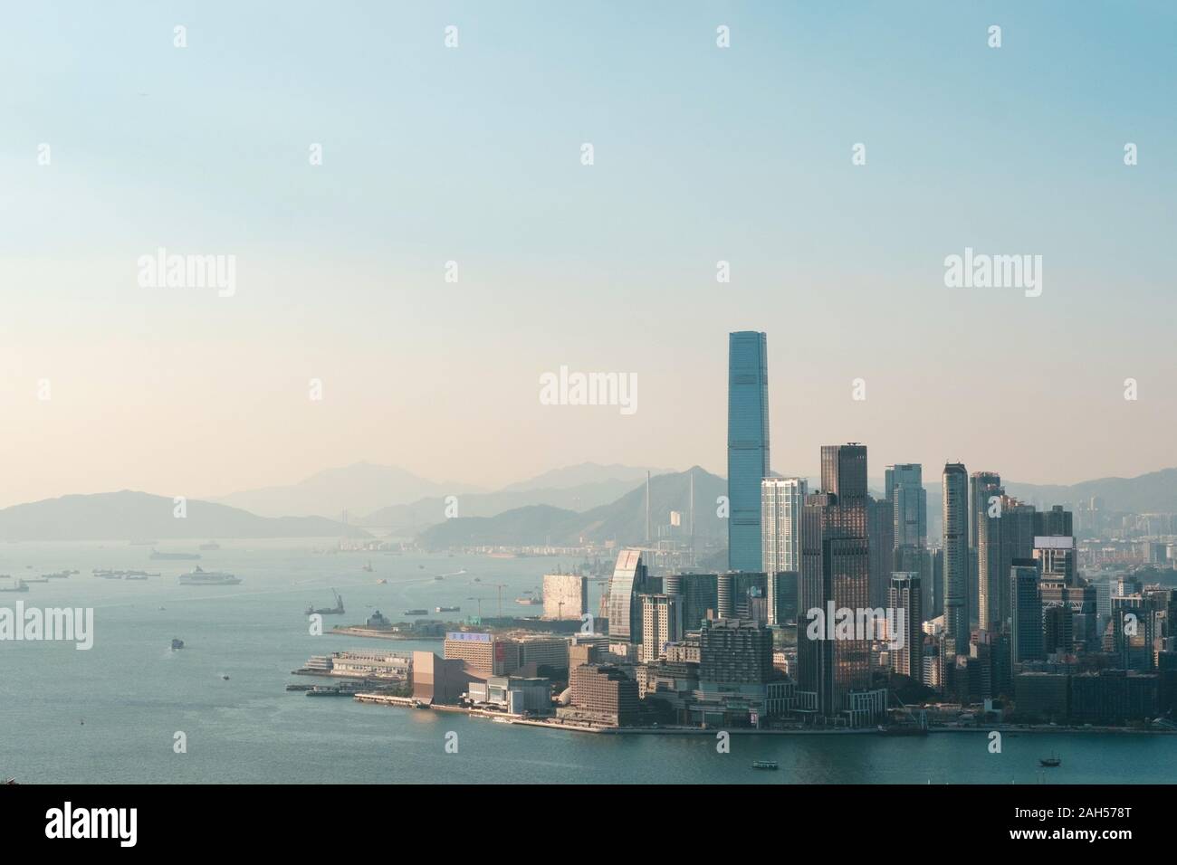 Hong Kong Cina - Novembre 2019: skyline di Hong Kong, Antenna di Kowloon City Foto Stock