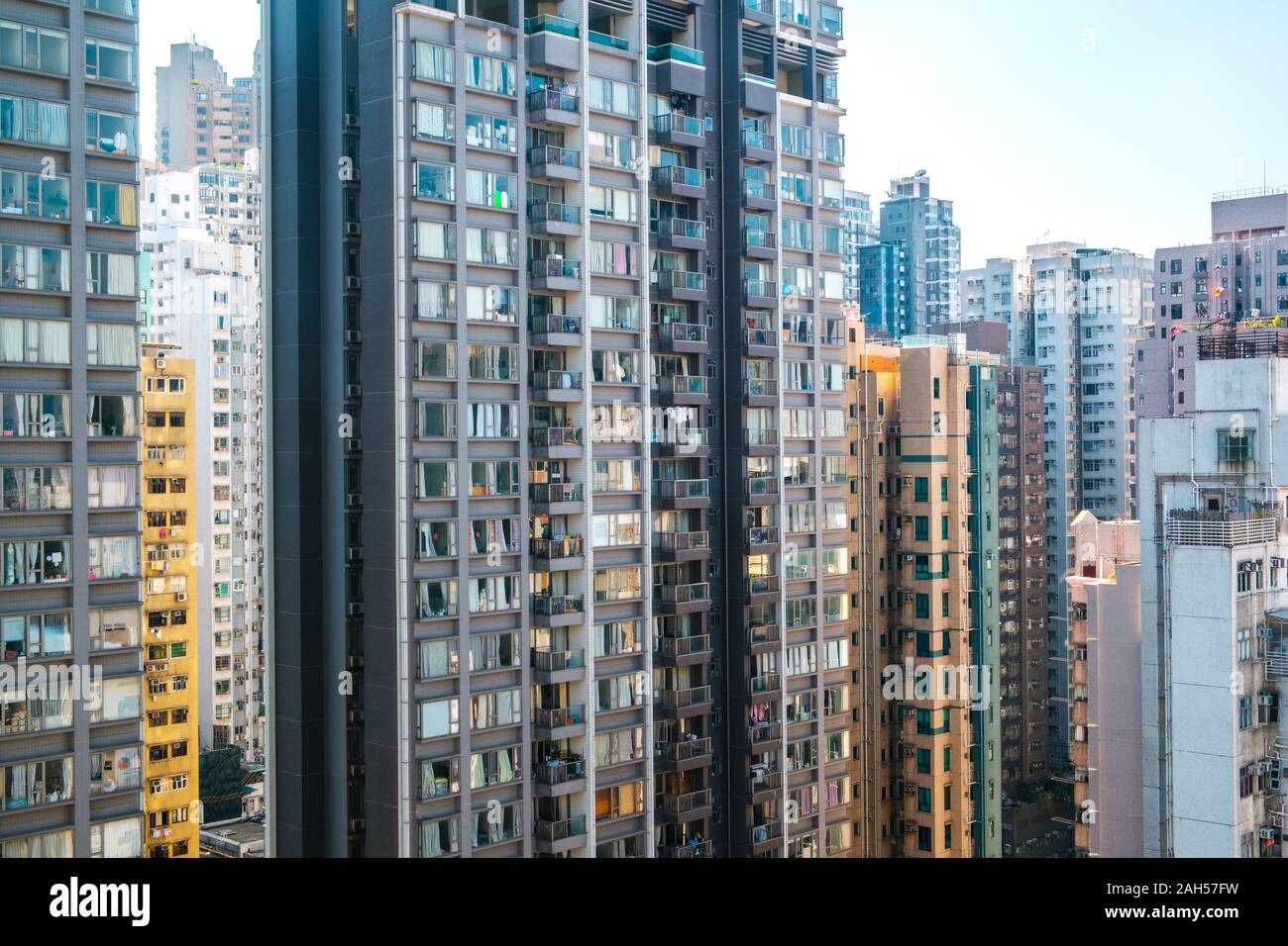 Il grattacielo residenziale edifici, città skyline del centro di HongKong Foto Stock