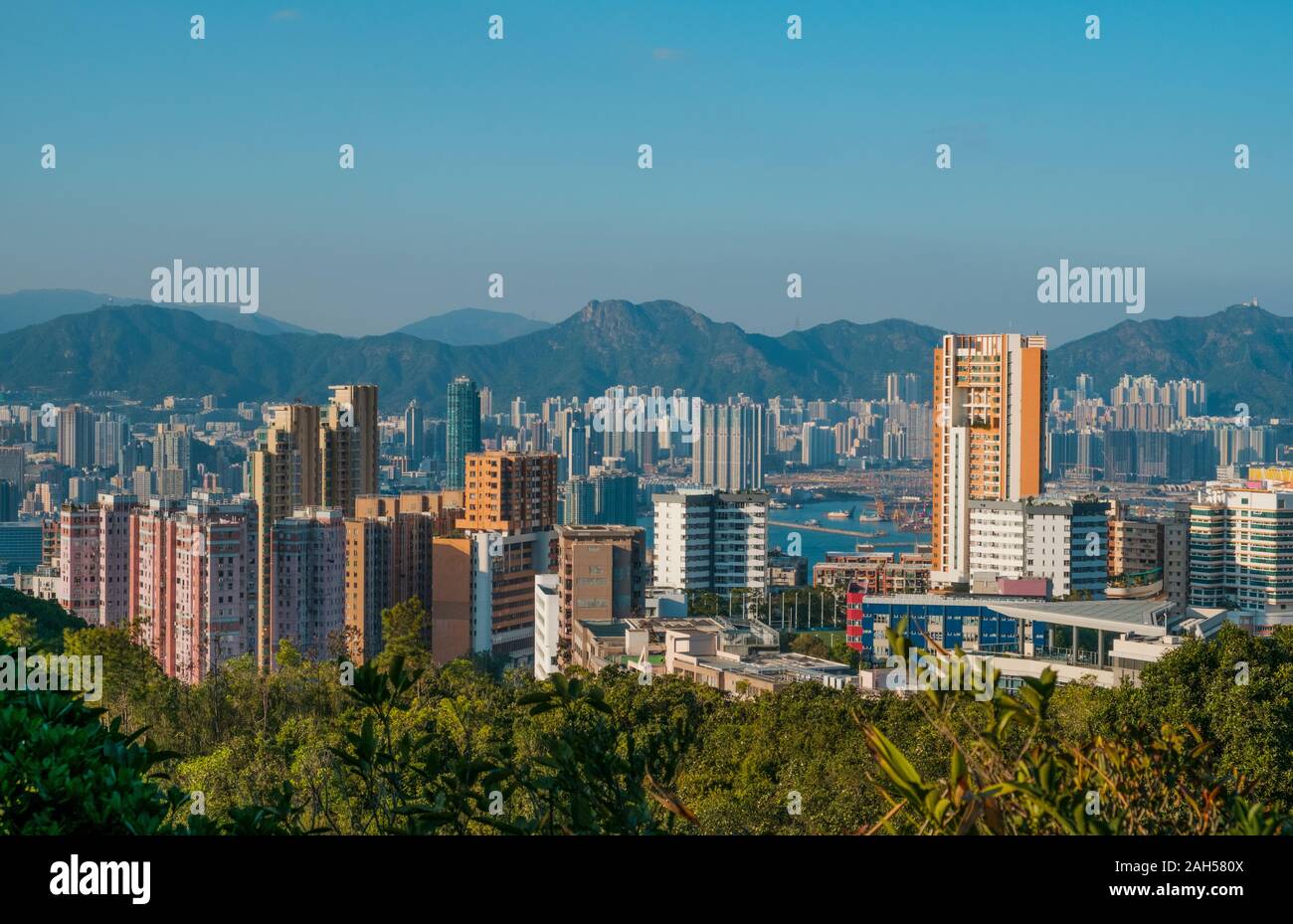Antenna cityscape, skyline con edifici grattacielo, HongKong Foto Stock