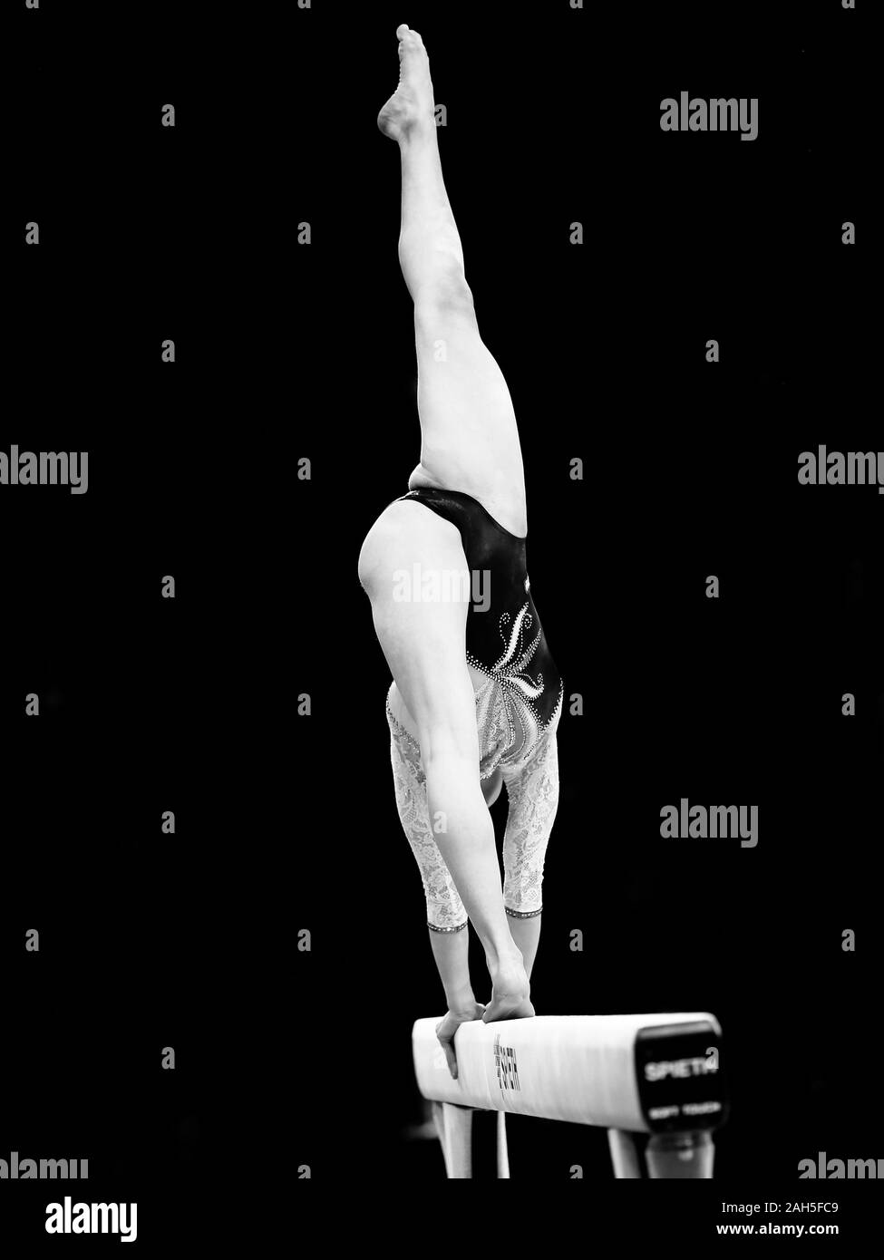 Szczecin, Polonia, 11 Aprile 2019: Elisa Iorio dell Italia compete sul fascio di equilibrio durante l'Unione dei campionati di ginnastica Foto Stock