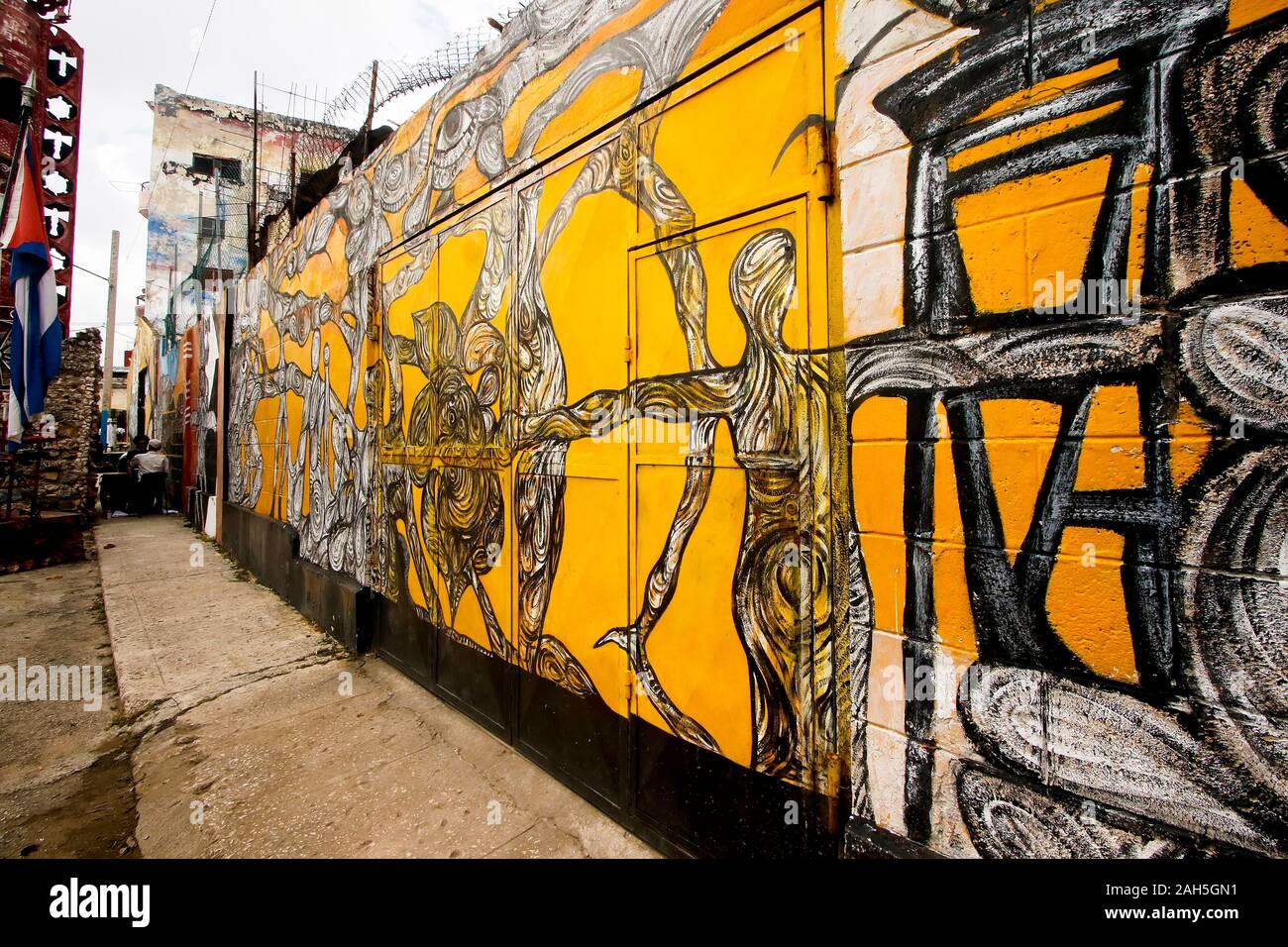 Installazioni artistiche all'interno di Hamel's Alley a l'Avana, Cuba Foto Stock