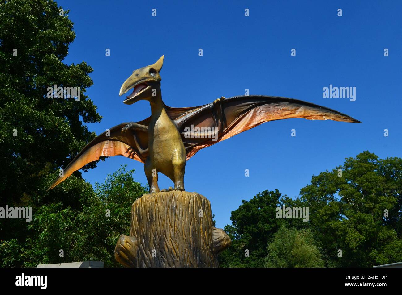Pterodactyl dinosauro al tema Dinosaur Park area a Longleat Safari Park, Warminster, Wiltshire, Inghilterra, Regno Unito Foto Stock