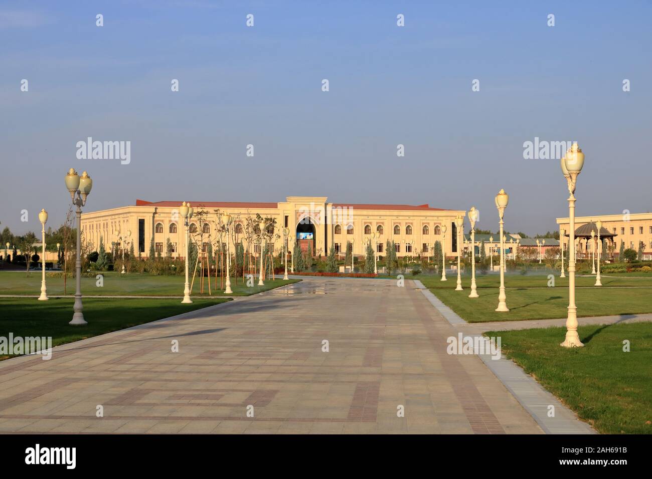 28 settembre 2019 - Samarcanda, Uzbekistan: Islam Research Center vicino l'Imam al complesso di al-Bukhari Foto Stock