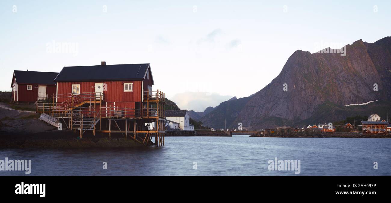 Panorama del villaggio di pescatori sulla lofotens, Norvegia, panorama, vacanze concetto di viaggio Foto Stock