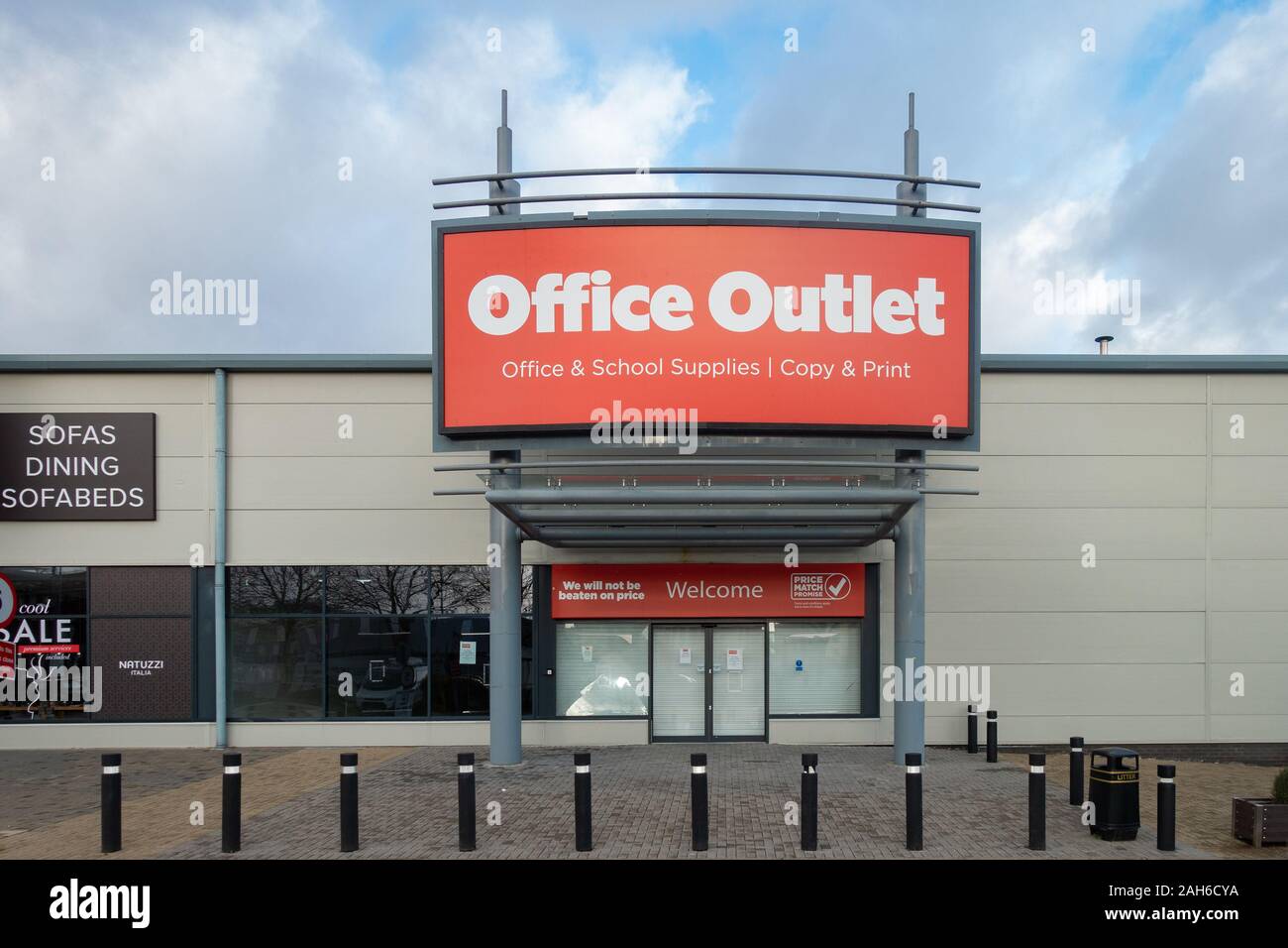 Office Outlet Store ha chiuso su The Forbury Retail Park in lettura, UK. Foto Stock