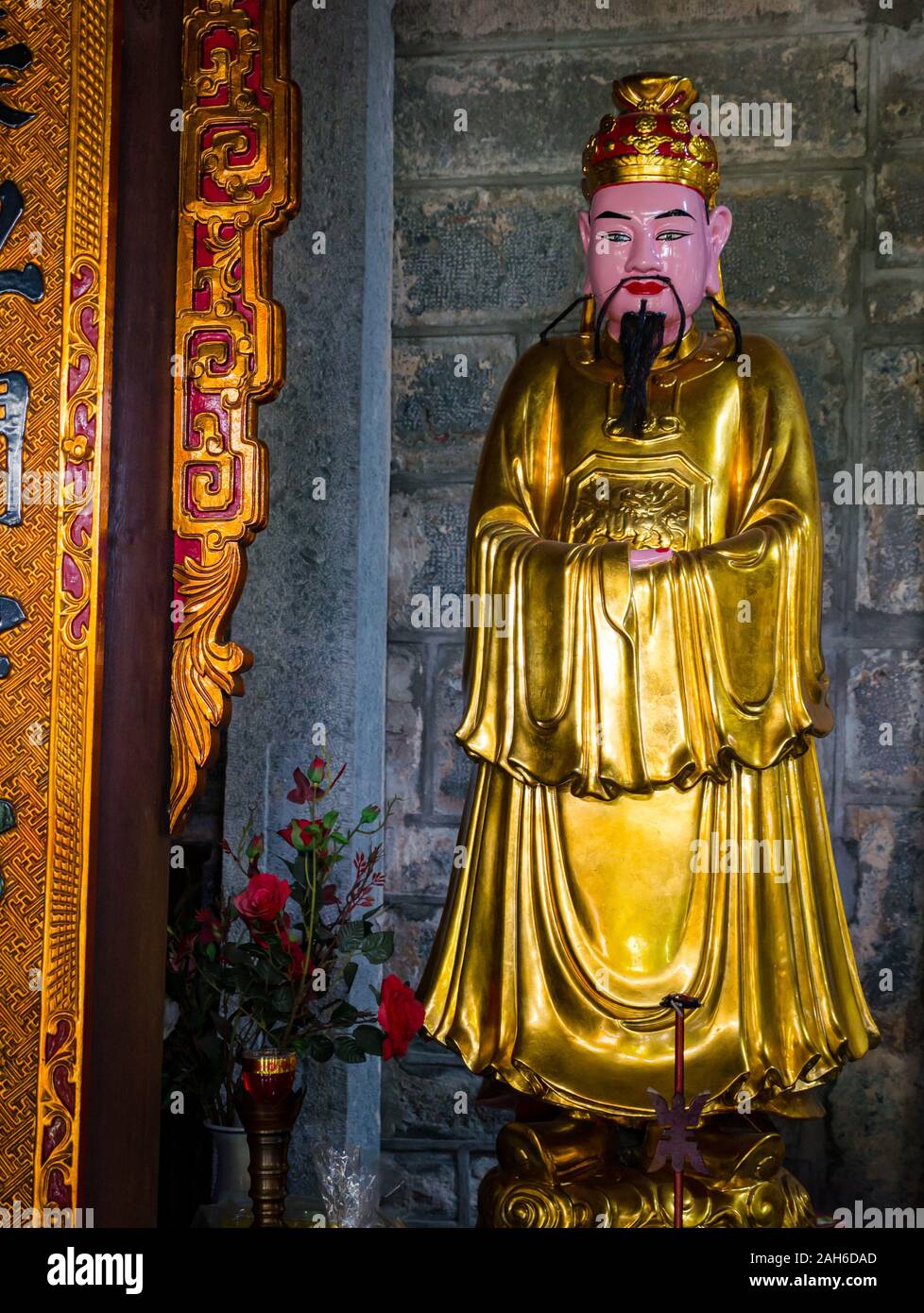 Santuario di vietnamiti tempio buddista, Bich Dong Pagoda, Tam Coc, Ninh Binh, Vietnam Asia Foto Stock