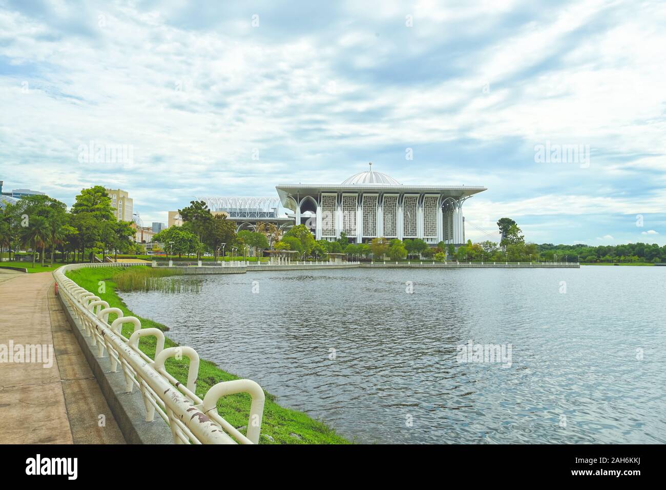 La moschea di ferro denominato Masjid Tuanku Mizan Zainal Abidin in Putrajaya, Malaysia. Foto Stock