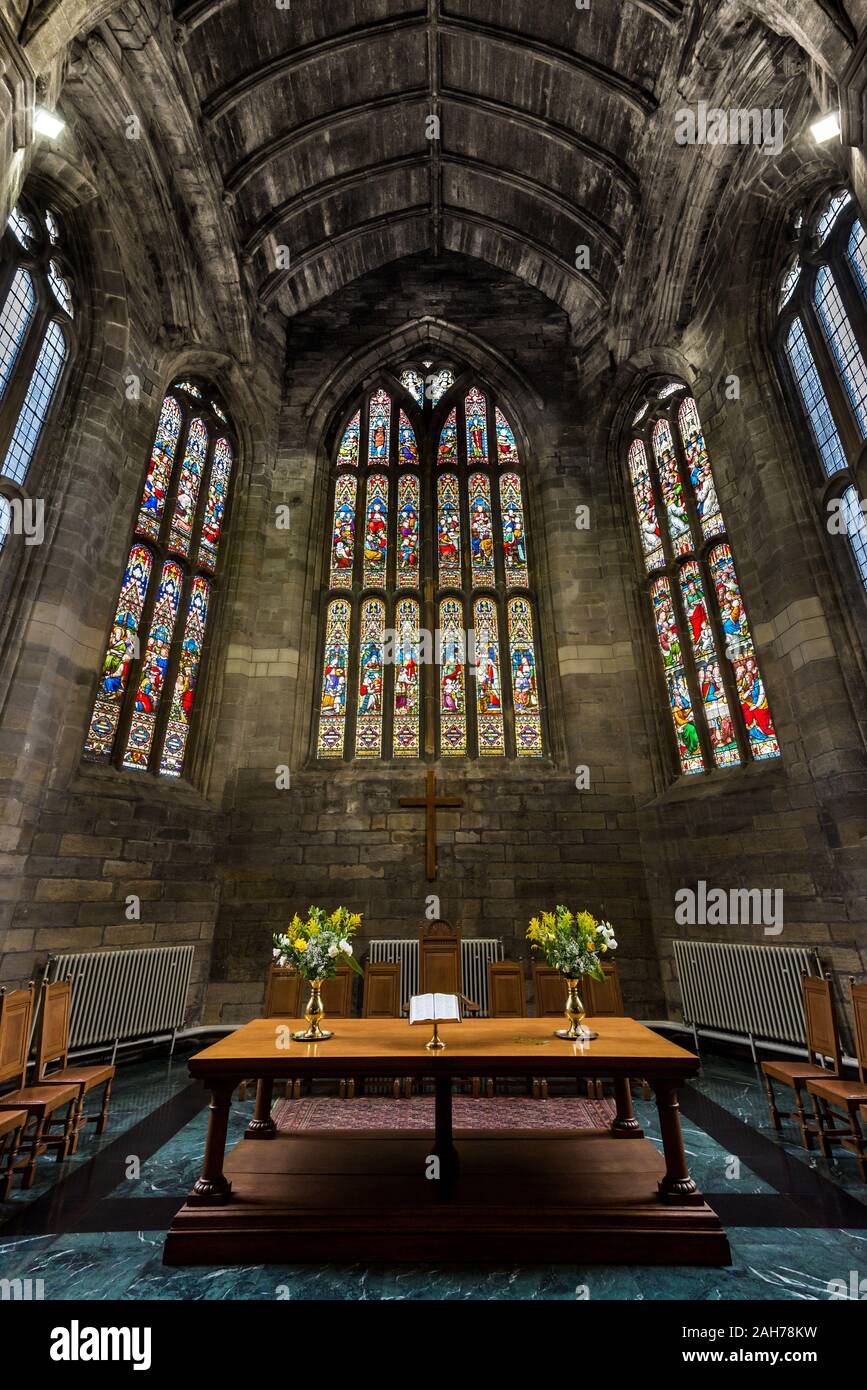 Ampio angolo di vista di una cappella gotica laterale in Santo Chiesa rude a Stirling Foto Stock