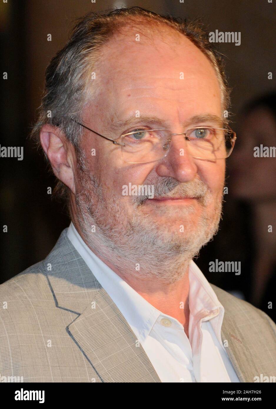 Jim Broadbent. Dannati Regno, Vue, Leicester Square, Londra. Regno Unito Foto Stock