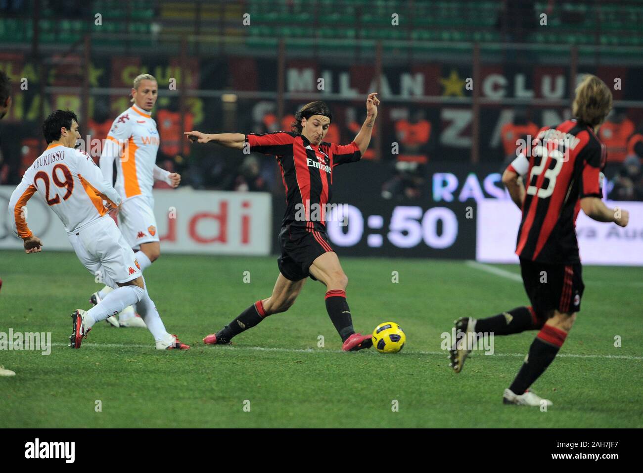Milano, 18 dicembre 2010, 'G.ALLO STADIO MEAZZA SAN SIRO ' Stadium,Campionato di Calcio Seria A 2010/2011, AC Milan - AS Roma: Zlatan Ibrahimovic in azione Foto Stock