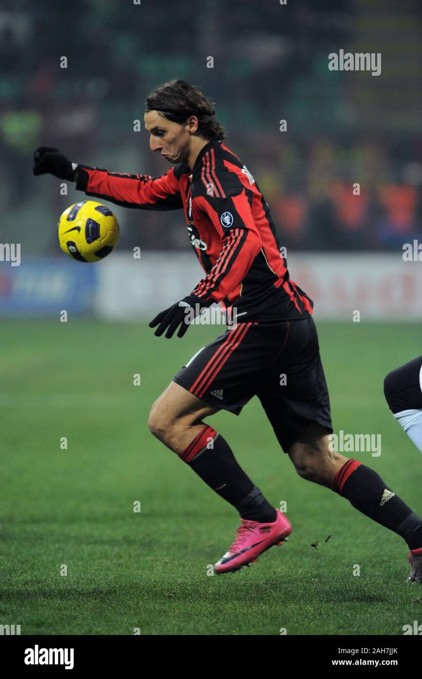 Milano, 18 dicembre 2010, 'G.ALLO STADIO MEAZZA SAN SIRO ' Stadium,Campionato di Calcio Seria A 2010/2011, AC Milan - AS Roma: Zlatan Ibrahimovic in azione Foto Stock