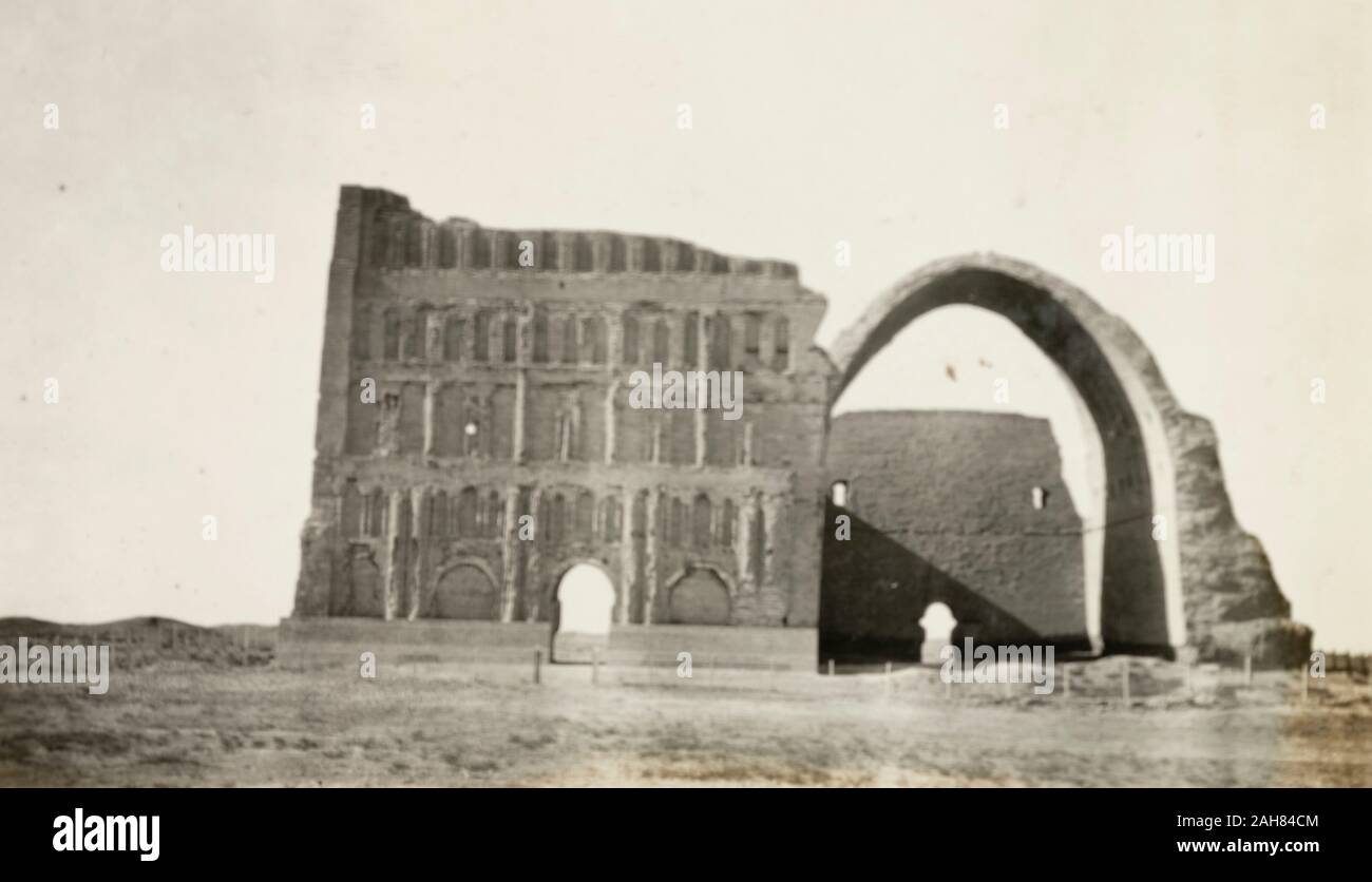 Iraq, vista dell'arco di Ctesiphon, a sud di Baghdad, raggiunto da Winthrop e la sua azienda nel dicembre 1922 en route a Baghdad, 1922. 2001/243/1/1/2/250. Foto Stock