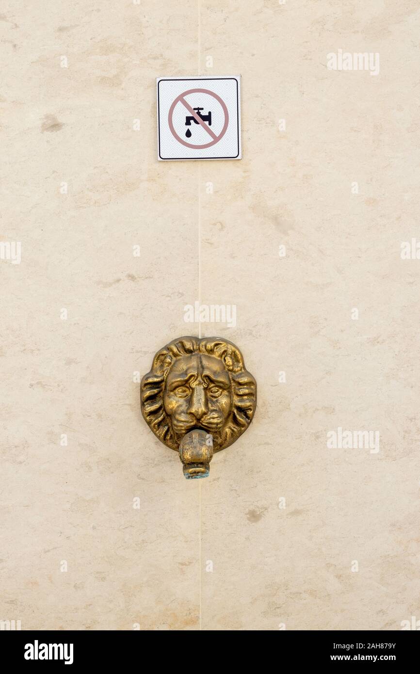 Segno senza acqua, toccare senza acqua, problema con acqua potabile Foto Stock