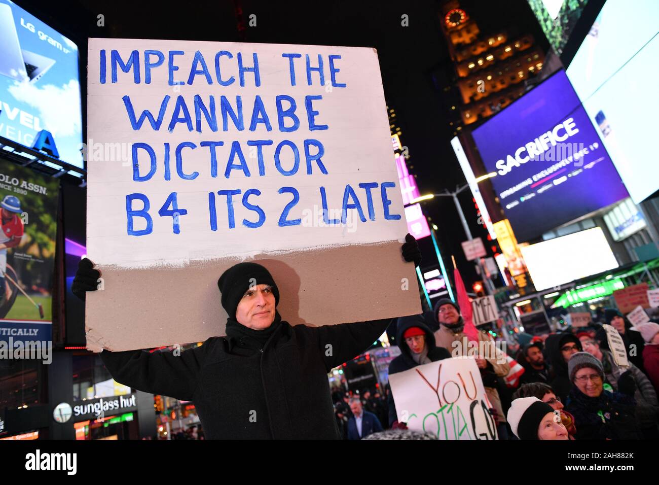 La città di New York coalizione Impeach e rimuovere join manifestazioni nazionali per chiedere la fine di Donald Trump assumerà la presidenza il 17 dicembre 2019 in T Foto Stock