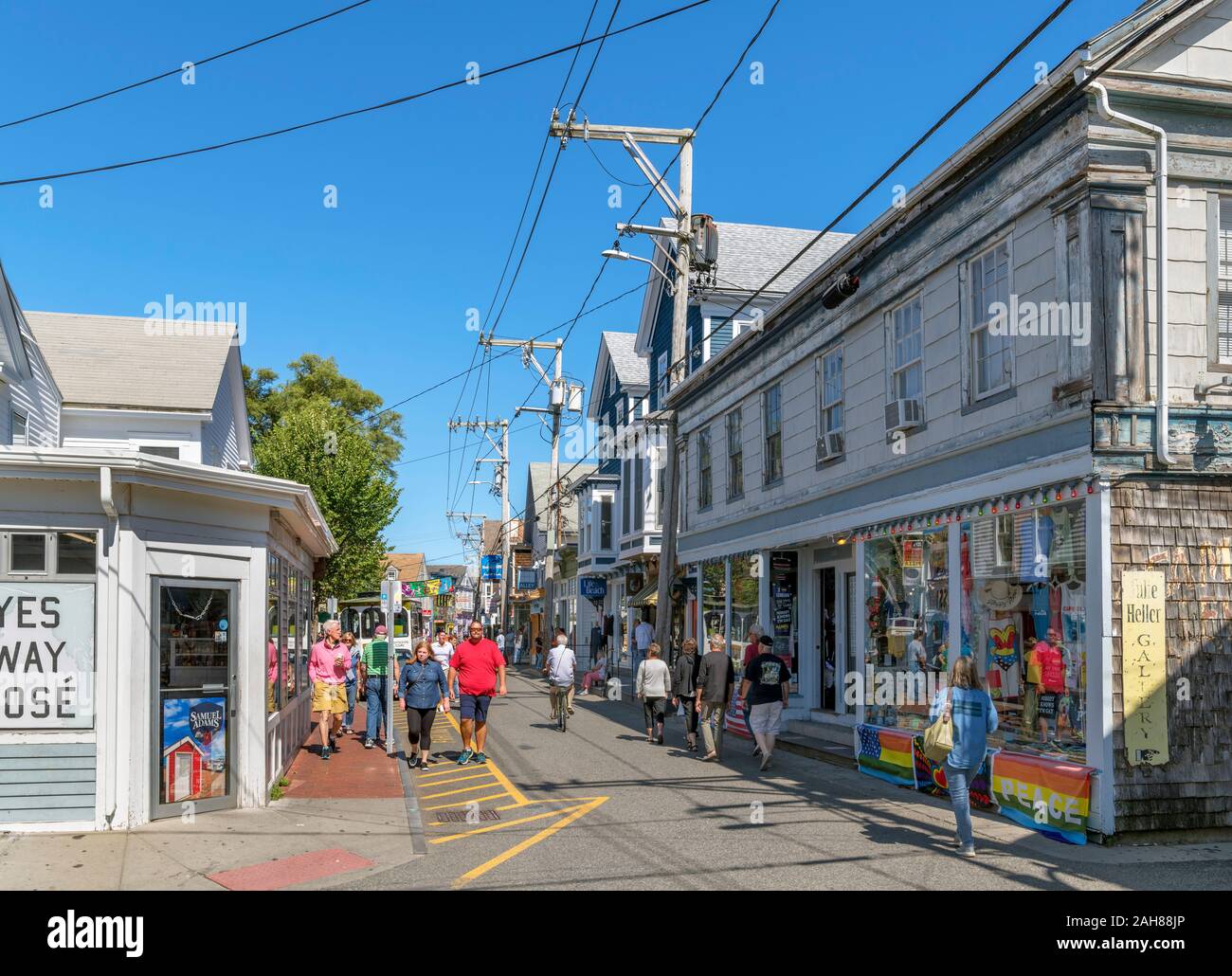 Strada Commerciale (la strada principale), a Provincetown, Cape Cod, Massachusetts, STATI UNITI D'AMERICA Foto Stock