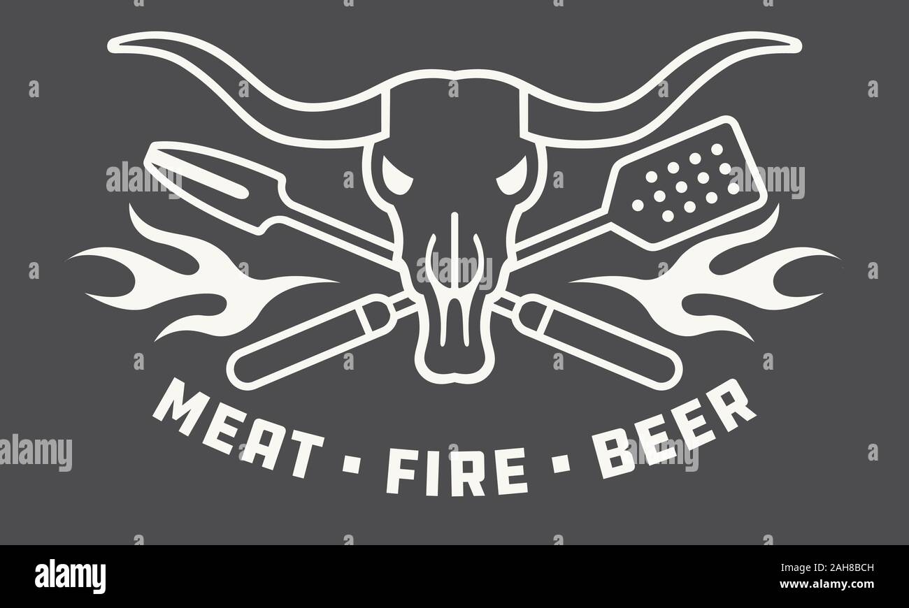 Carne, Fire, Birra Barbecue Badge o logo con il teschio di mucca e attraversato utensili. Moderno e Contemporaneo design piatto stile contorno. Illustrazione Vettoriale