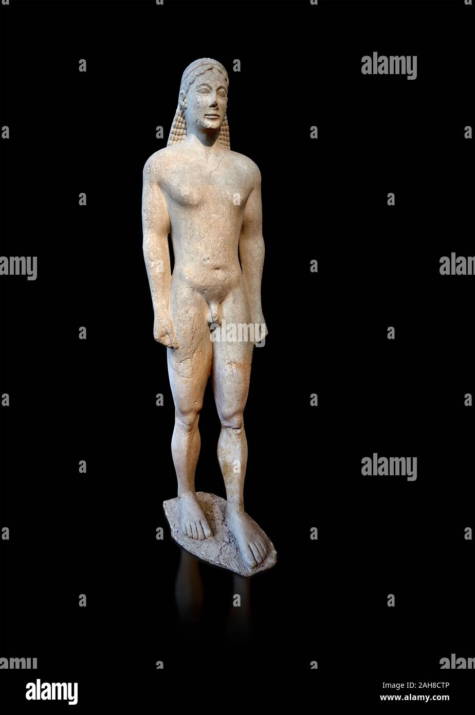 Naxian marmo greco antico arcaica statua di un kouros, trovati in Ptoan Apolla Sactuary, Beozia, metà del VI sec. A.C. Atene Archeologico Nazionale Museu Foto Stock