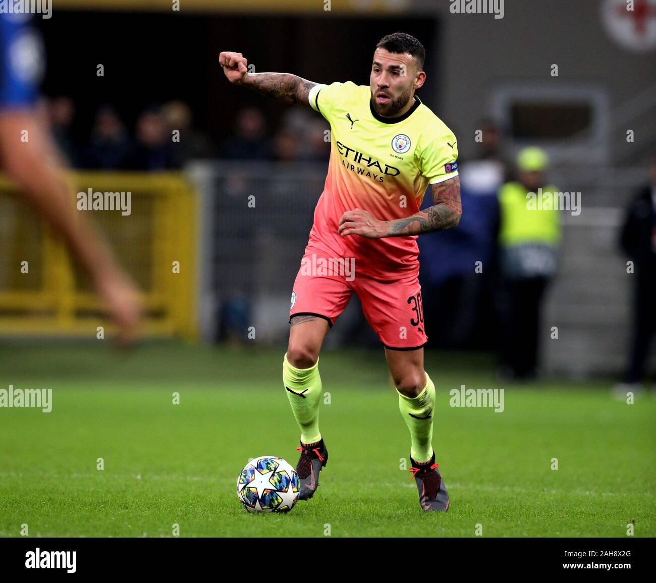 Milano, ITALIA - 6 novembre 2019: Nicolas Otamendi in azione durante la UEFA Champions League 2019/2020 ATALANTTA/MANCHESTER CITY allo stadio San Siro Foto Stock