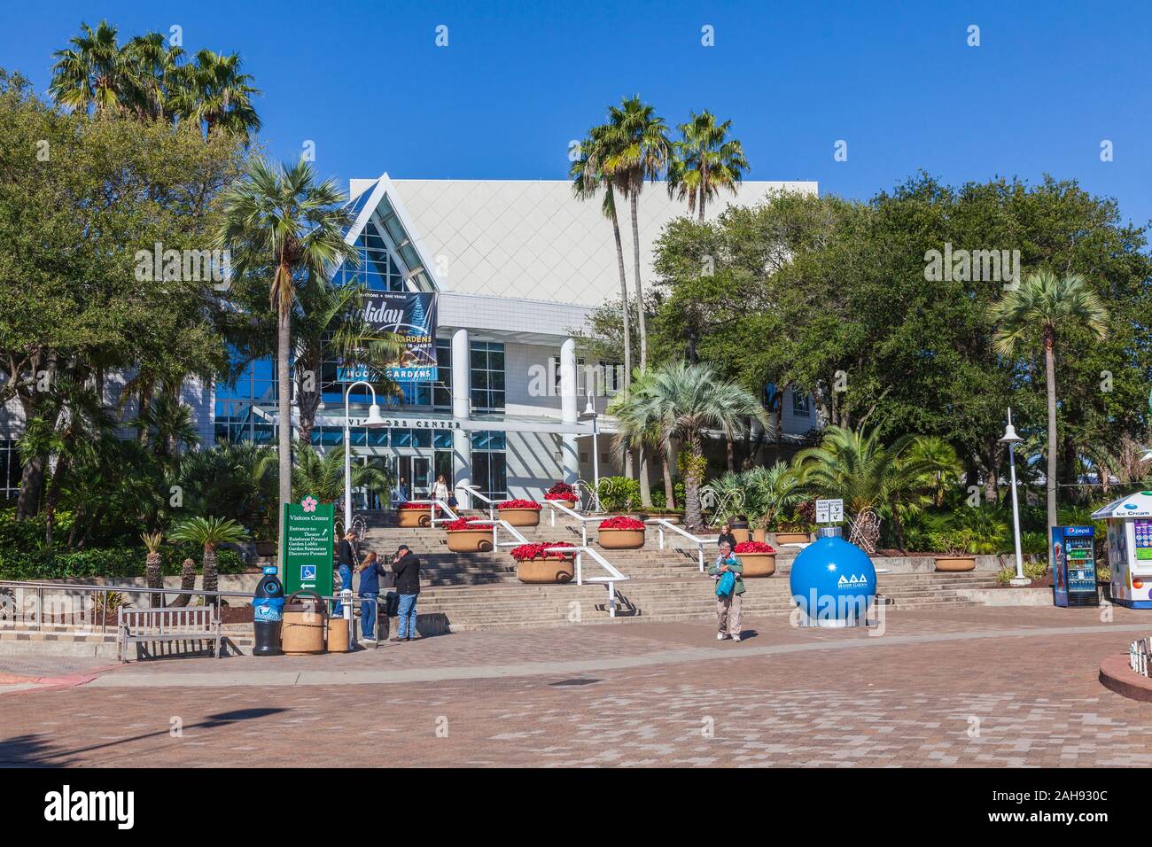 Moody Gardens Visitor Center ai Moody Gardens, Galveston, Texas. Foto Stock
